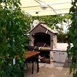 Art Amphora And Maison d'hôtes 3*