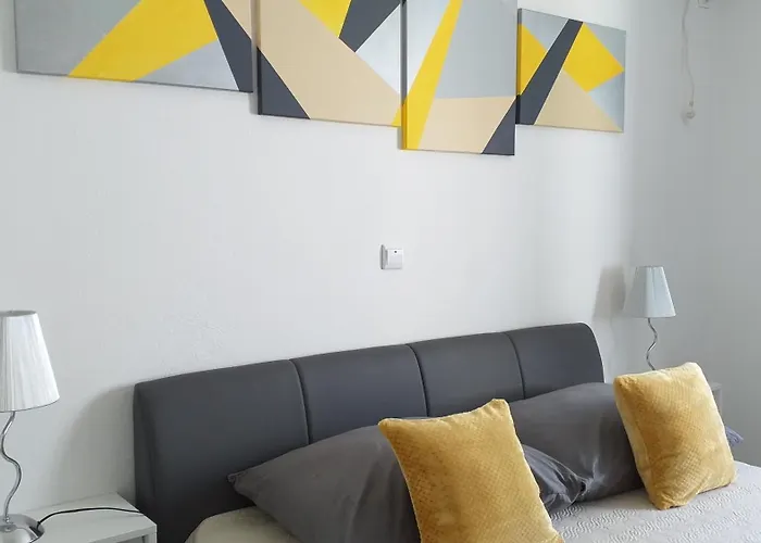 Gasthuis Art Amphora And