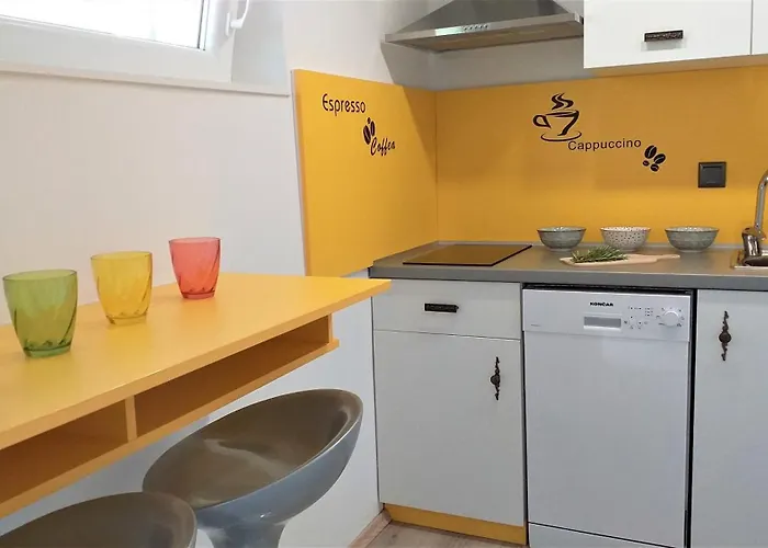 Art Amphora And Gasthuis